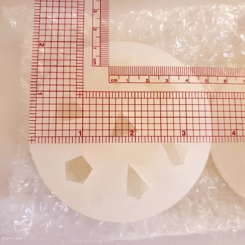 Silicone Dice Mold, Makes 7 Role Playing Game Dice NIP